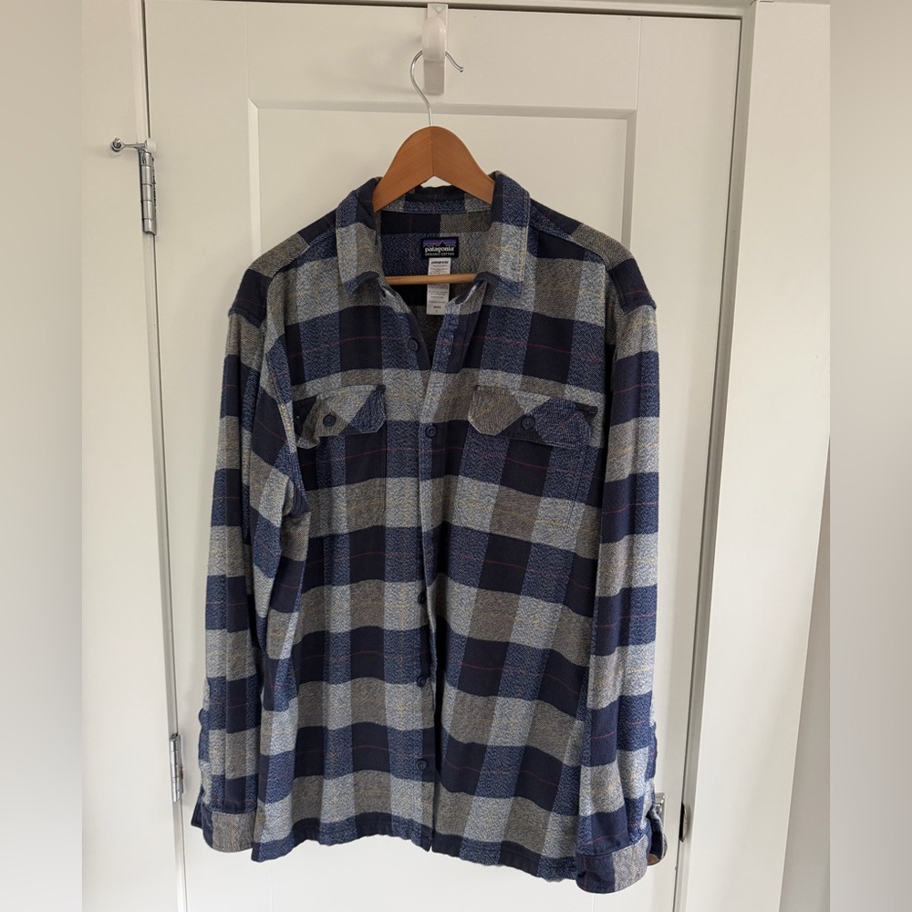 Patagonia Organic Cotton Long-Sleeve Flannel Shirt – Men’s L